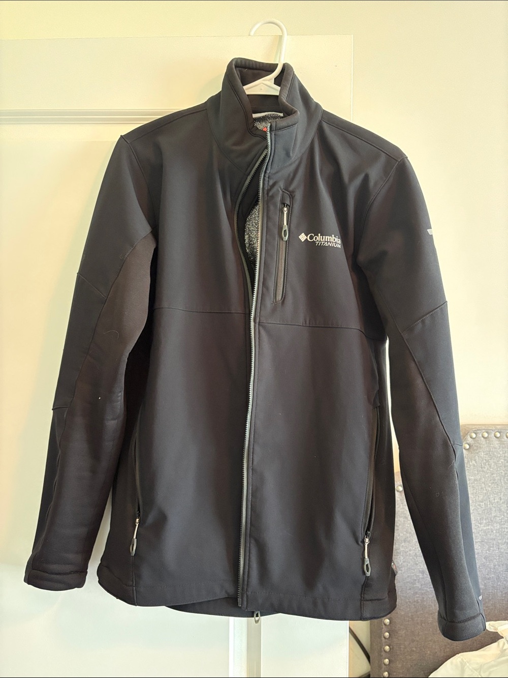 Columbia Titanium Men's Size Small Black Softshell Performance Jacket